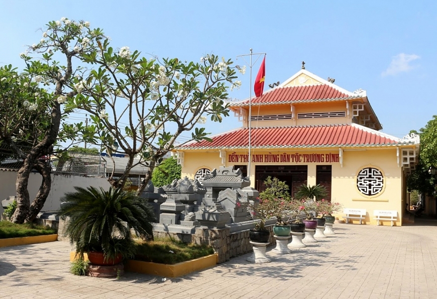Về nơi “biển hát”