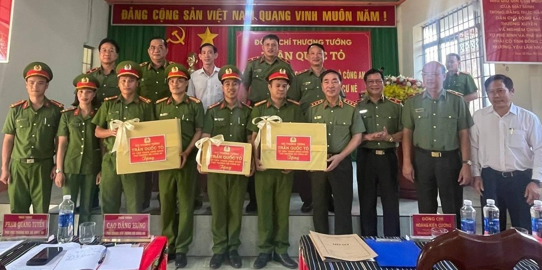 Lãnh đạo Bộ Công an thăm và làm việc tại tỉnh Đắk Lắk