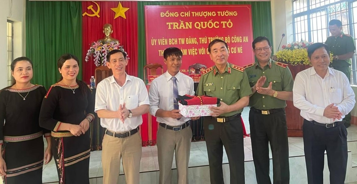 Lãnh đạo Bộ Công an thăm và làm việc tại tỉnh Đắk Lắk