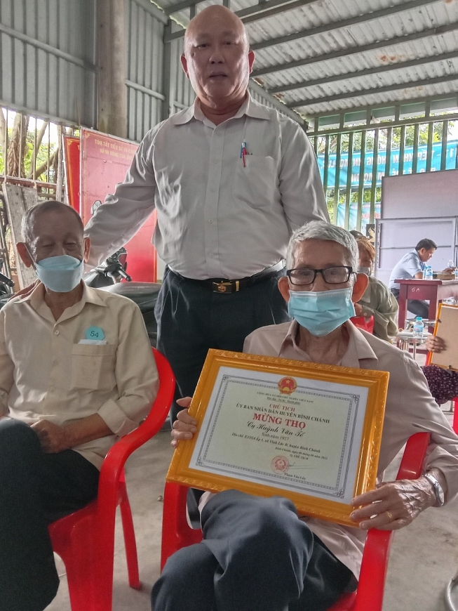 Quỹ Chăm sóc và Phát huy vai trò NCT: Dấu ấn ở huyện Bình Chánh