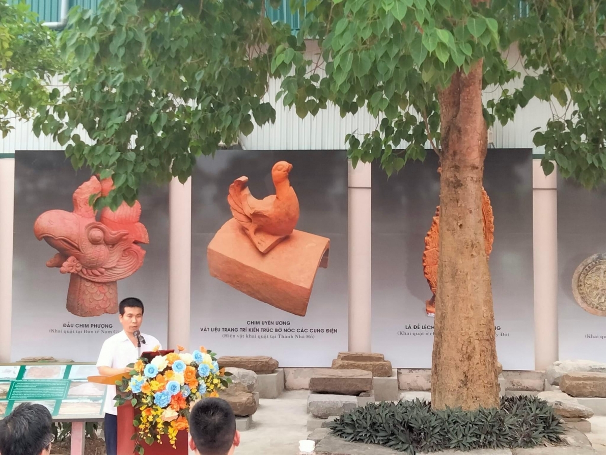 Ấn tượng với không gian trưng bày hiện vật ngoài trời tại Thành Nhà Hồ