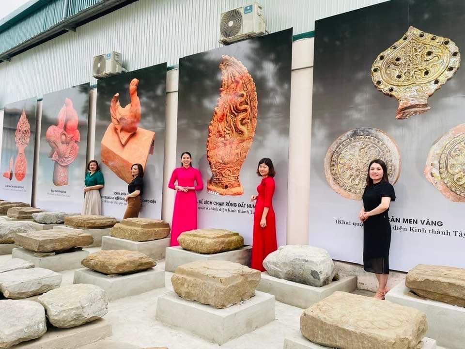 Ấn tượng với không gian trưng bày hiện vật ngoài trời tại Thành Nhà Hồ