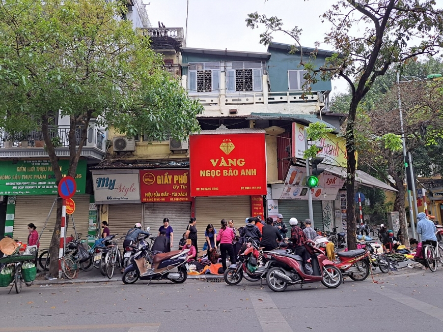 Có một “chợ cóc” trong lòng phố cổ