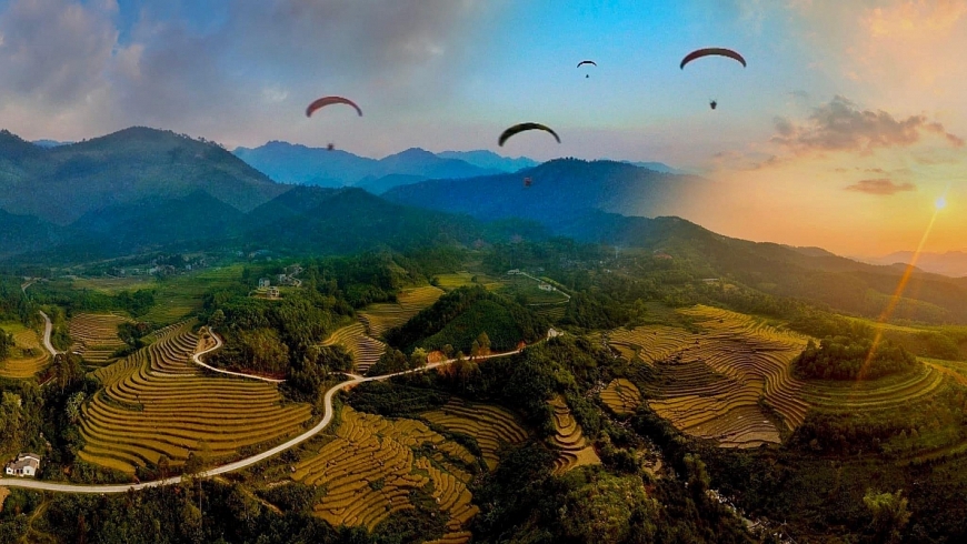 Festival dù lượn Bay trên mùa vàng Bình Liêu 2022.