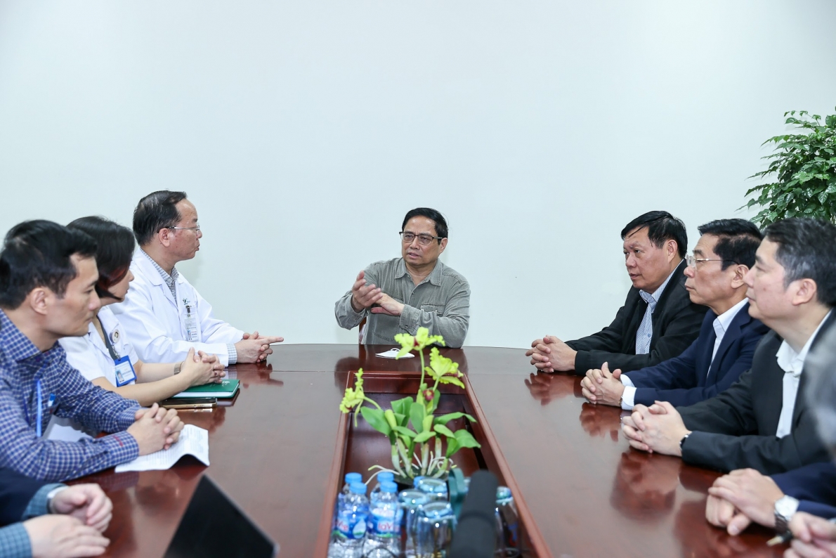 Thủ tướng giao Bộ Y tế khẩn trương hướng dẫn, trong quý II/2023 phải ban hành thông tư để triển khai việc tính đúng, tính đủ giá dịch vụ y tế - Ảnh: VGP/Nhật Bắc