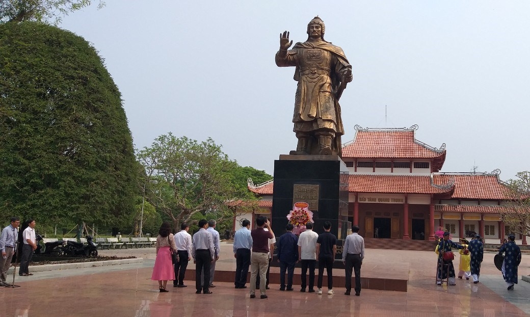Đoàn công tác của Trung ương hội người cao tuổi Việt Nam làm việc với thường trực tỉnh ủy Bình Định về công tác Người cao tuổi.