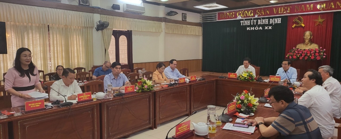 Đoàn công tác của Trung ương hội người cao tuổi Việt Nam làm việc với thường trực tỉnh ủy Bình Định về công tác Người cao tuổi.