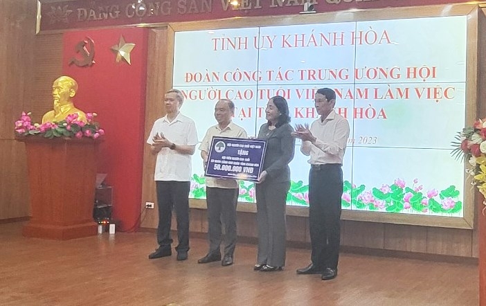 Người cao tuổi có nhiều đóng góp cho sự phát triển chung của Khánh Hòa.