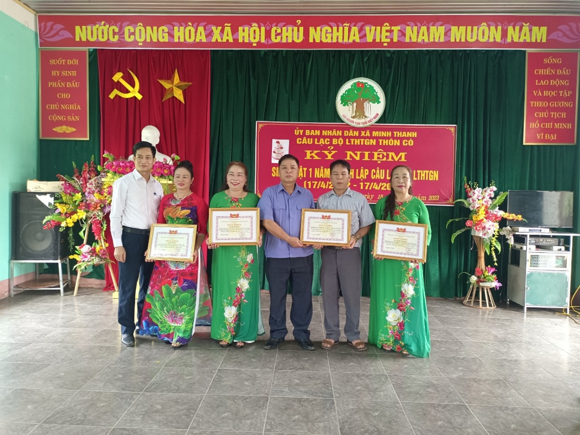 Kỷ niệm một năm ngày thành lập CLB Liên thế hệ tự giúp nhau thôn Cò