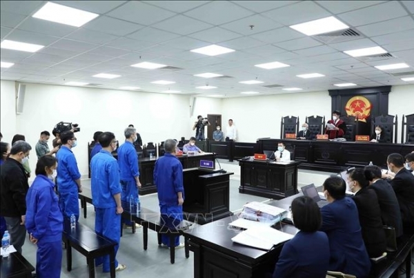 Vụ thông thầu tại Bệnh viện Tim Hà Nội: Các bị cáo gây thiệt hại hơn 53.6 tỷ đồng