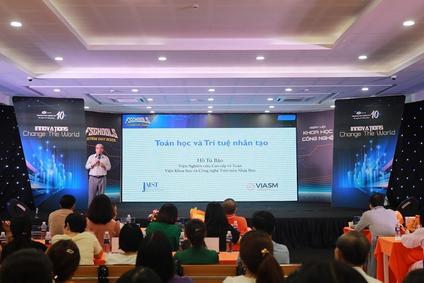 GS. Hồ Tú Bảo chia sẻ về Toán học và Trí tuệ nhân tạo tại hội thảo
