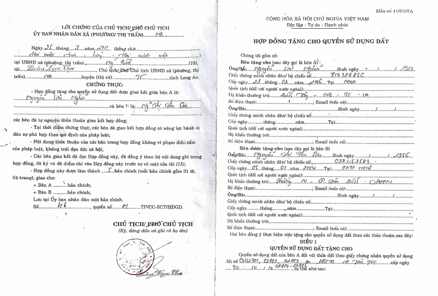 Hợp đồng tặng cho QSDĐ, lập ngày 28/7/2011 được ông Nguyễn Văn Nghĩa kí cho bà Nguyễn Thị Thu Sơn.