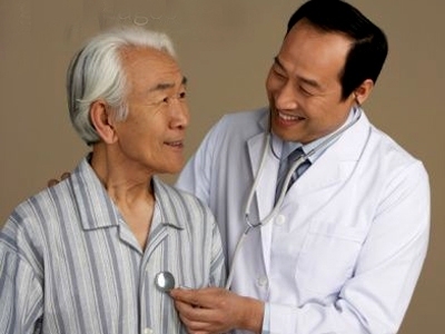 Người cao tuổi cần biết: Phân biệt hen suyễn và phổi tắc nghẽn mãn tính COPD