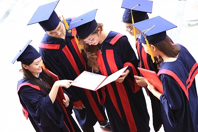 Đội ngũ trí thức trong thời kì công nghiệp hoá, hiện đại hoá đất nước