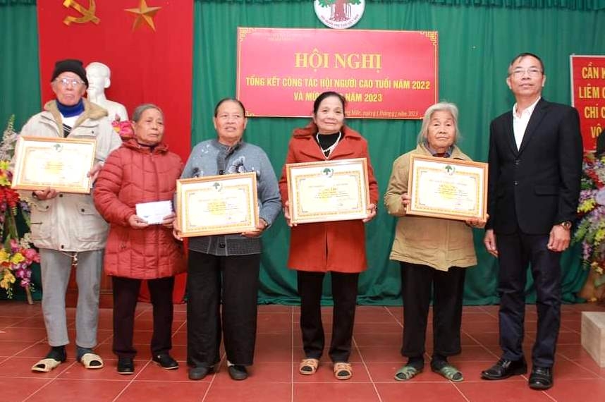 Nhiều NCT huyện Yên Sơn, tỉnh Tuyên Quang được khen thưởng