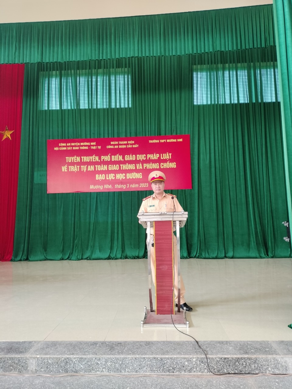 Tăng cường tuyên truyền, phổ biến, giáo dục pháp luật về trật tự, an toàn giao thông trong trường học