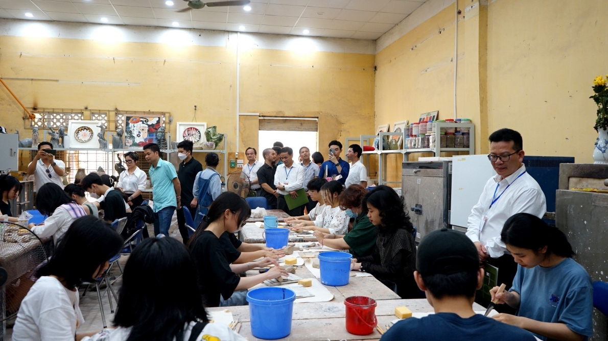 Trường Đại học Mỹ thuật Công nghiệp tổ chức thành công ngày hội tư vấn tuyển sinh