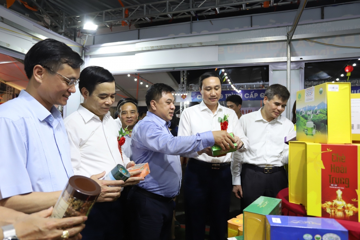 Khai mạc Hội chợ Công Thương vùng Đông Bắc - Phú Thọ