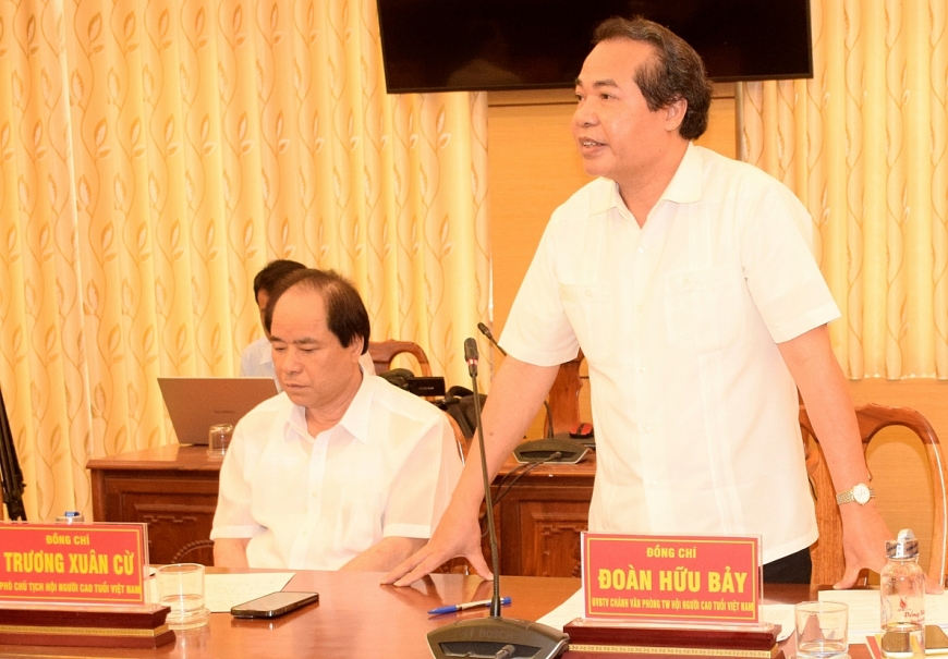 Sớm ban hành chỉ thị về công tác NCT, tạo hành lang pháp lí bảo vệ, chăm sóc và phát huy vai trò NCT