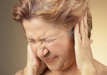 Người cao tuổi cần biết: Những biến chứng nguy hiểm của rối loạn tiền đình