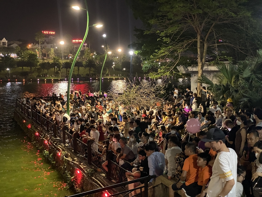 Mãn nhãn màn bắn pháo hoa mừng giỗ tổ Hùng Vương