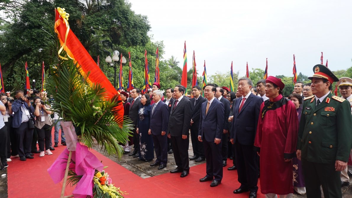 Chủ tịch nước Võ Văn Thưởng dâng hương Giỗ Tổ Hùng Vương