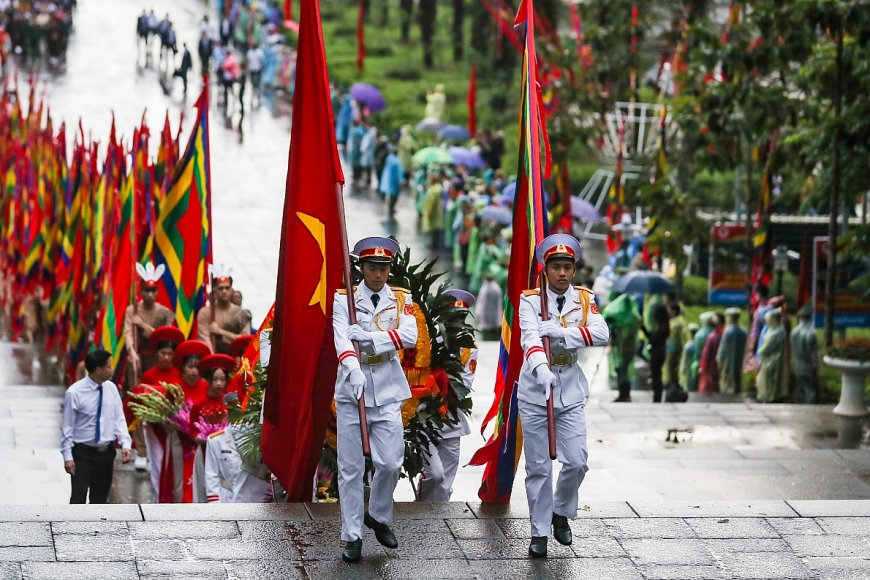 Chủ tịch nước Võ Văn Thưởng dâng hương Giỗ Tổ Hùng Vương