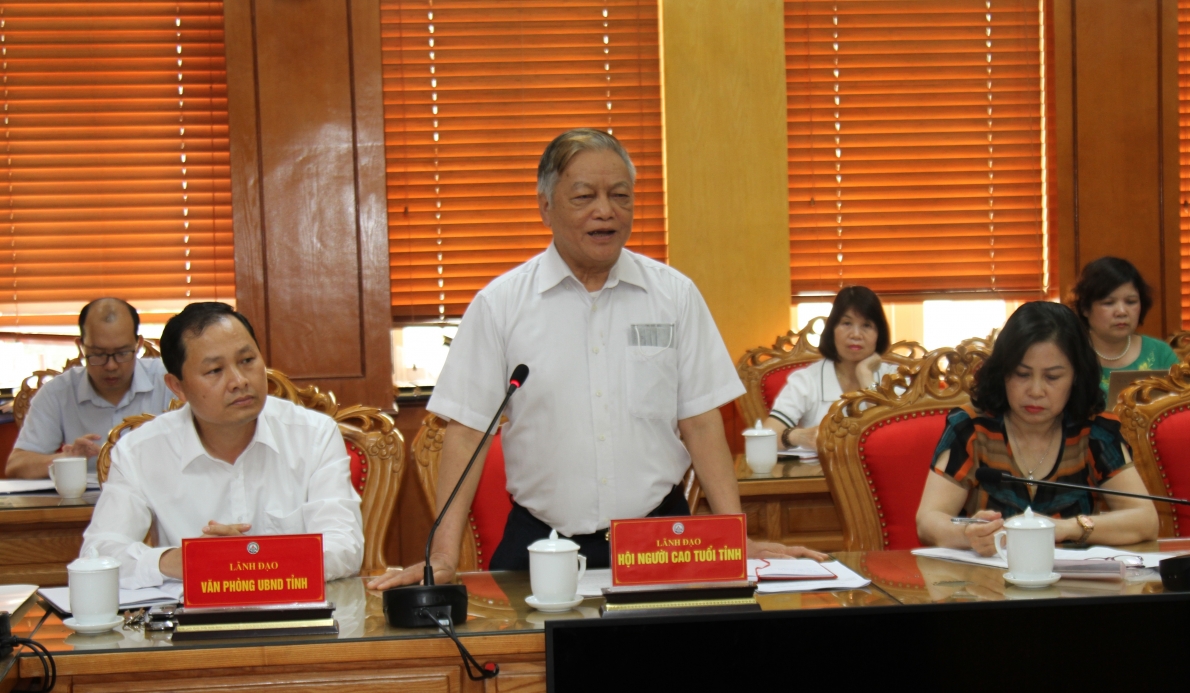 Ông Nông Ngọc Tăng, Trưởng BĐD Hội NCT tỉnh phát biểu tại buổi làm việc UBND tỉnh với Hội NCT tỉnh