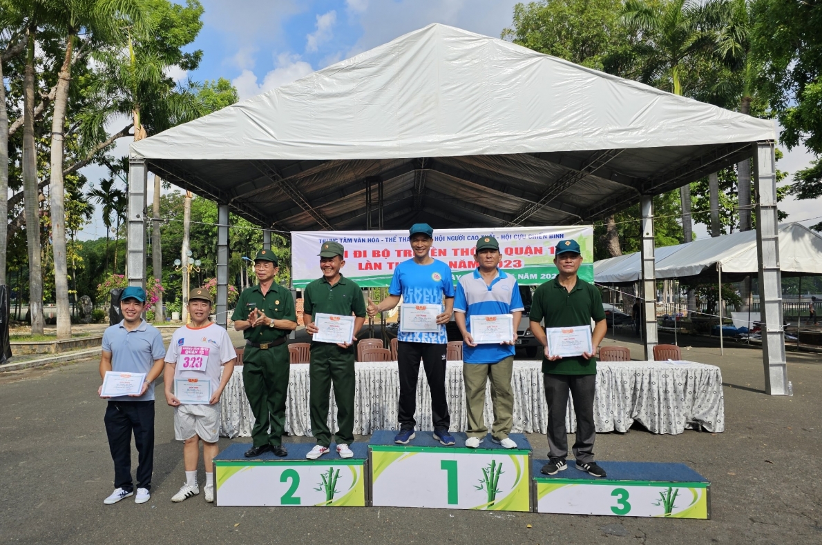 280 NCT tham dự giải đi bộ truyền thống quận 11 lần thứ 31