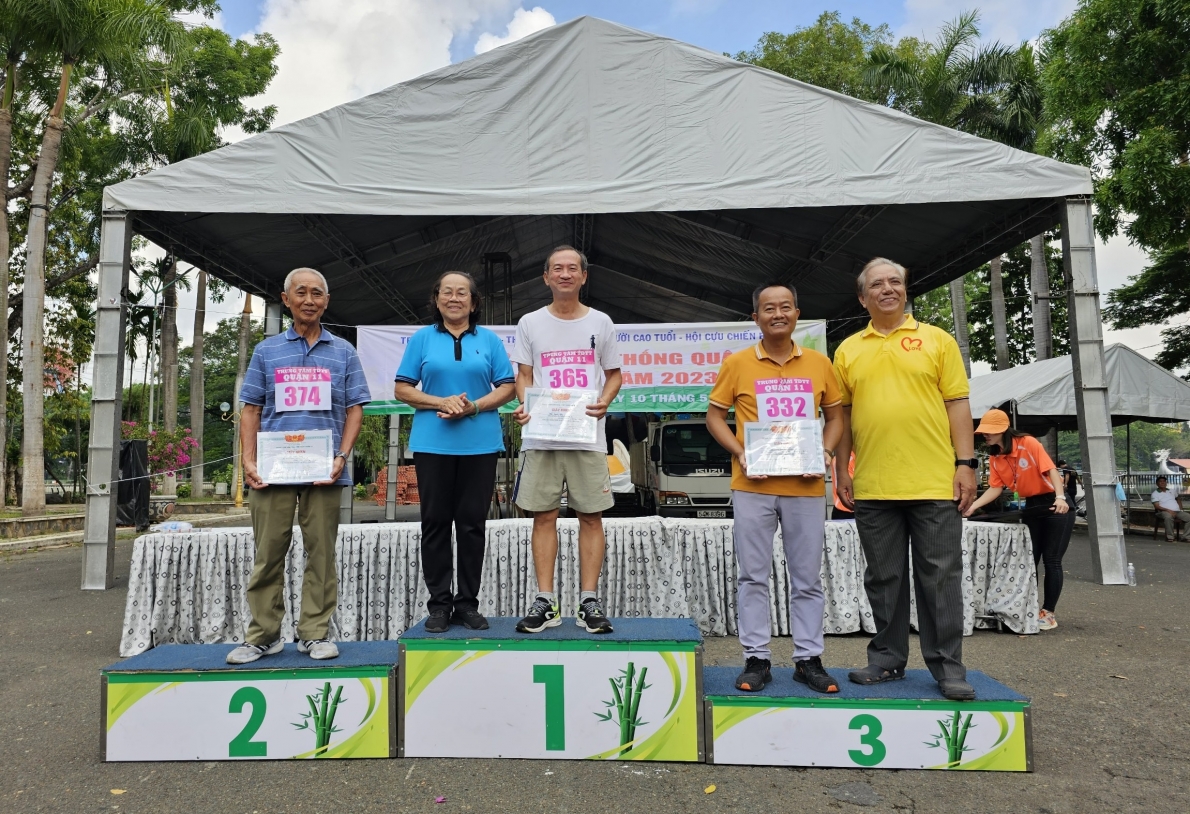 280 NCT tham dự giải đi bộ truyền thống quận 11 lần thứ 31