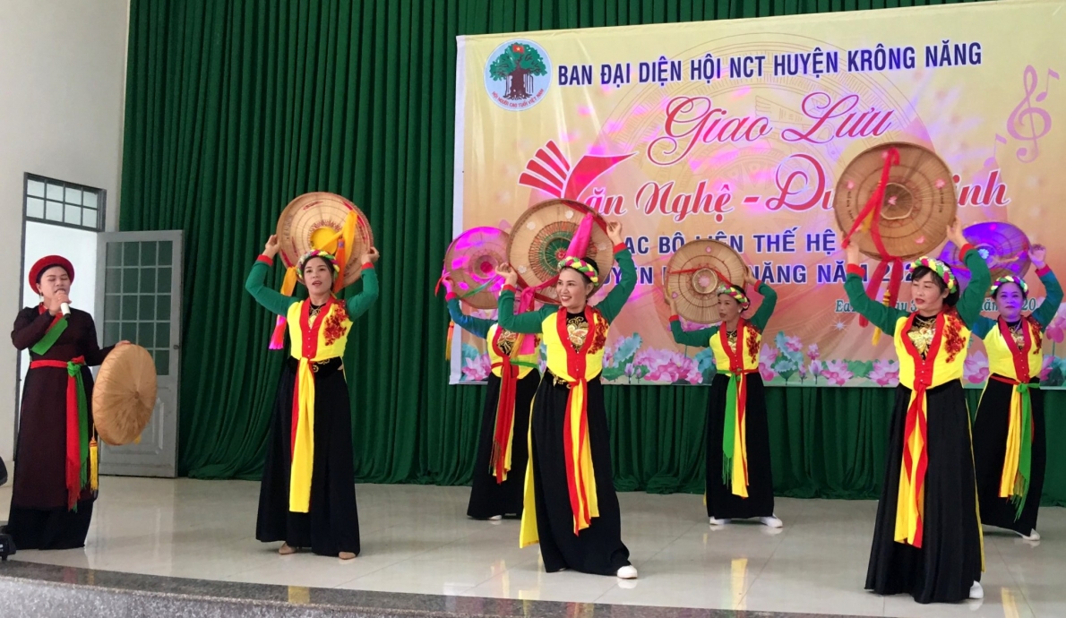 Tiết mục văn nghệ của CLB LTHTGN huyện K rông Năng, tỉnh Đắk Lắk