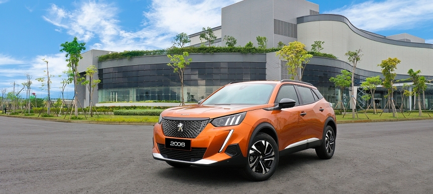 THACO AUTO tặng xe Peugeot 2008 cho vận động viên điền kinh Nguyễn Thị Oanh