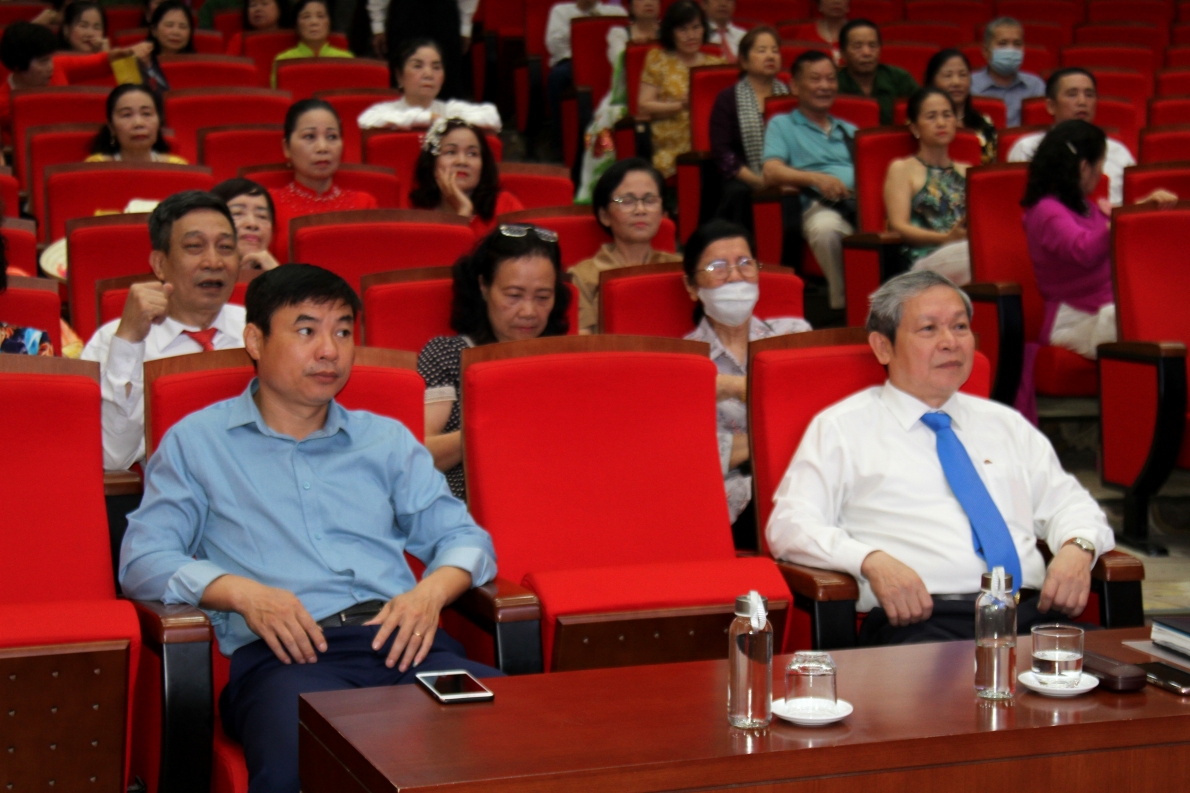 Các đại biểu tham dự Liên hoan tiếng hát NCT 2 Cụm Văn hóa Văn Miếu và Kim Liên, quận Đống Đa, TP Hà Nội ngày 16-5-2023