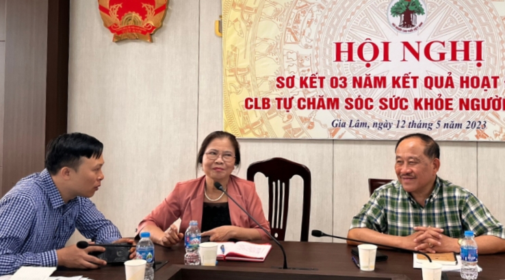 Các đại biểu thảo luận