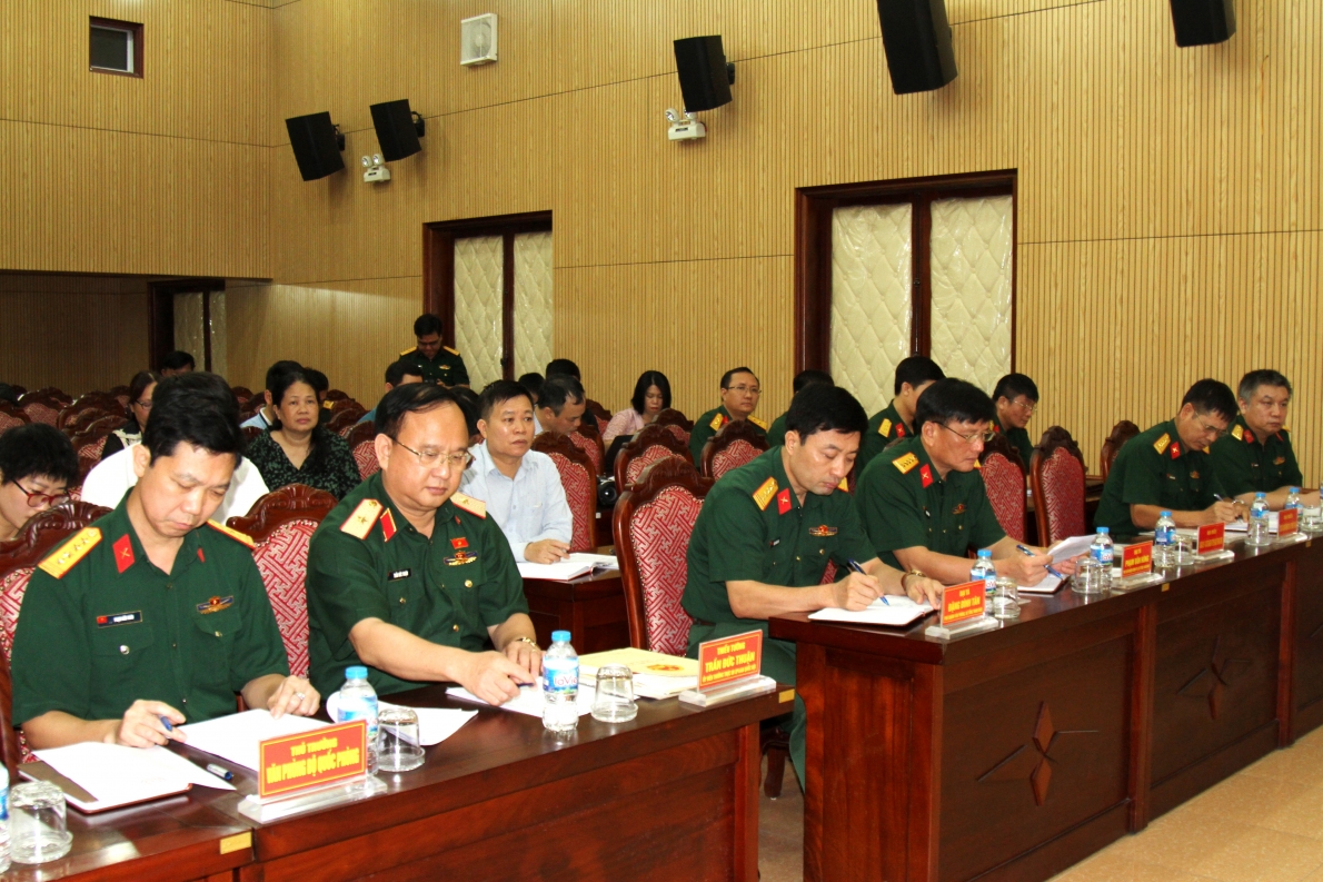 Các đại biểu tham dự họp báo
