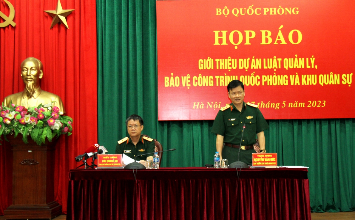 Trung tướng Nguyễn Văn Đức chủ trì họp báo