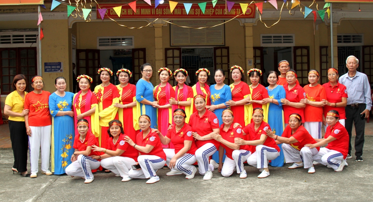 CLB Liên thế hệ tự giúp nhau xã Diễn Vạn, huyện Diễn Châu, tỉnh Nghệ An hoạt động sôi nổi, hiệu quả