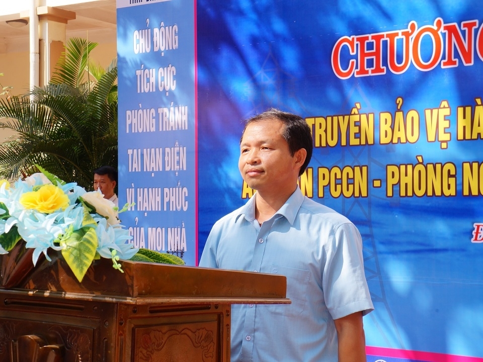 Đẩy mạnh tuyên truyền bảo vệ hành lang an toàn lưới điện, an toàn phòng chống cháy nổ, phòng ngừa tai nạn điện trong dân tại trường học