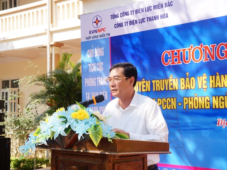 Đẩy mạnh tuyên truyền bảo vệ hành lang an toàn lưới điện, an toàn phòng chống cháy nổ, phòng ngừa tai nạn điện trong dân tại trường học