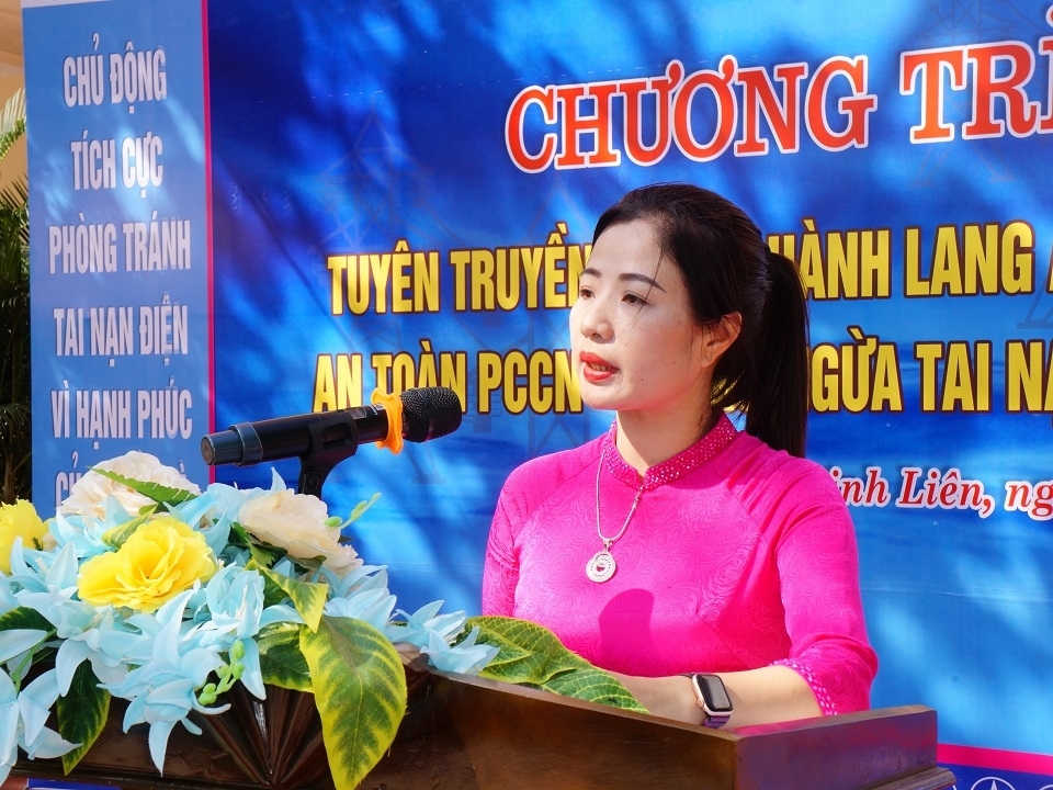 Đẩy mạnh tuyên truyền bảo vệ hành lang an toàn lưới điện, an toàn phòng chống cháy nổ, phòng ngừa tai nạn điện trong dân tại trường học