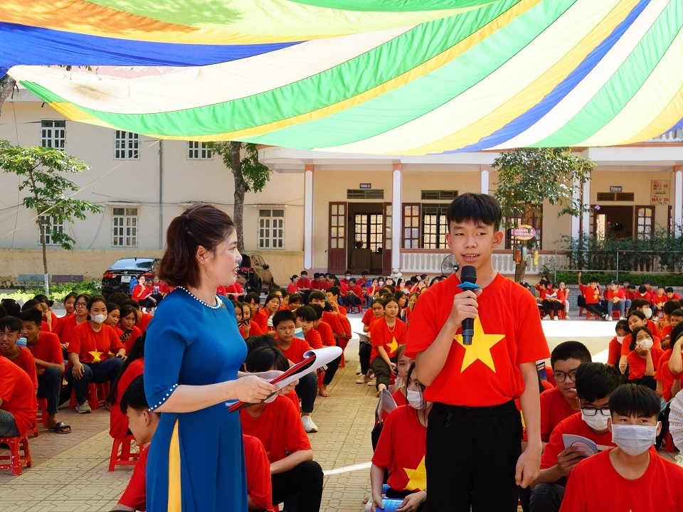 Đẩy mạnh tuyên truyền bảo vệ hành lang an toàn lưới điện, an toàn phòng chống cháy nổ, phòng ngừa tai nạn điện trong dân tại trường học