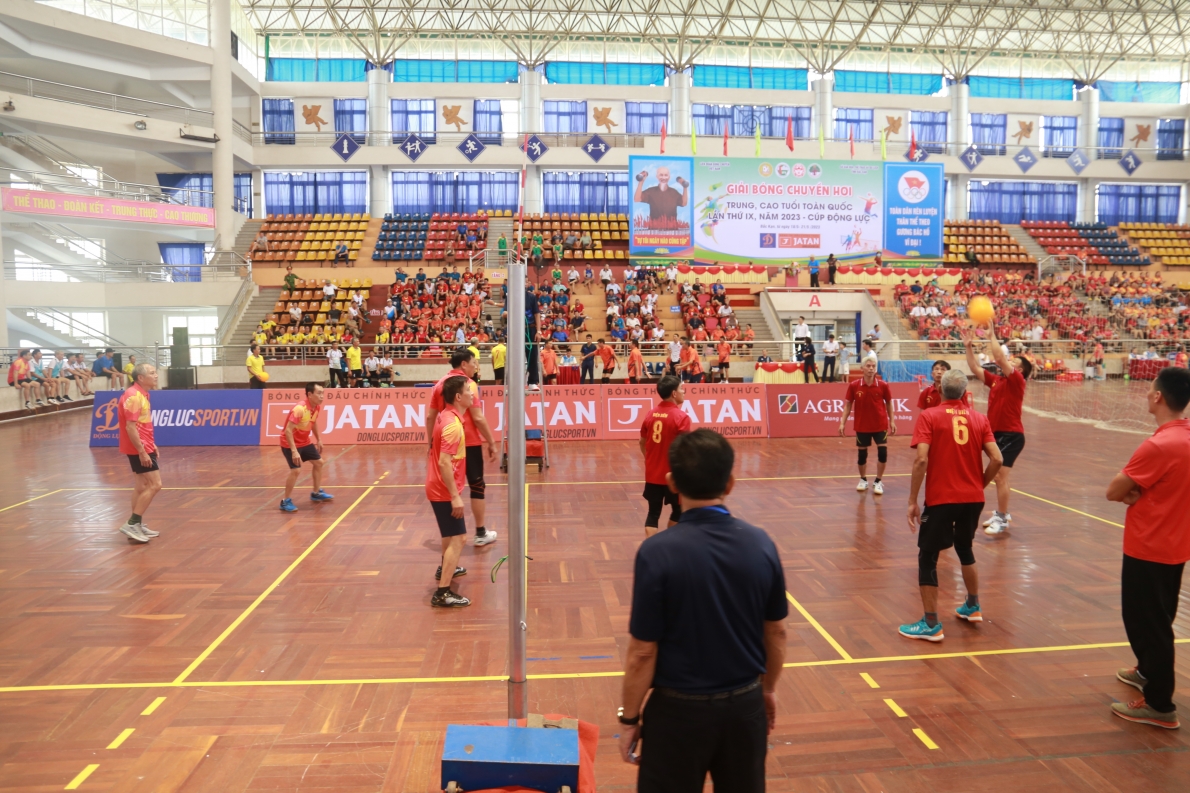 Khai mạc Giải Bóng chuyền hơi trung cao tuổi toàn quốc năm 2023