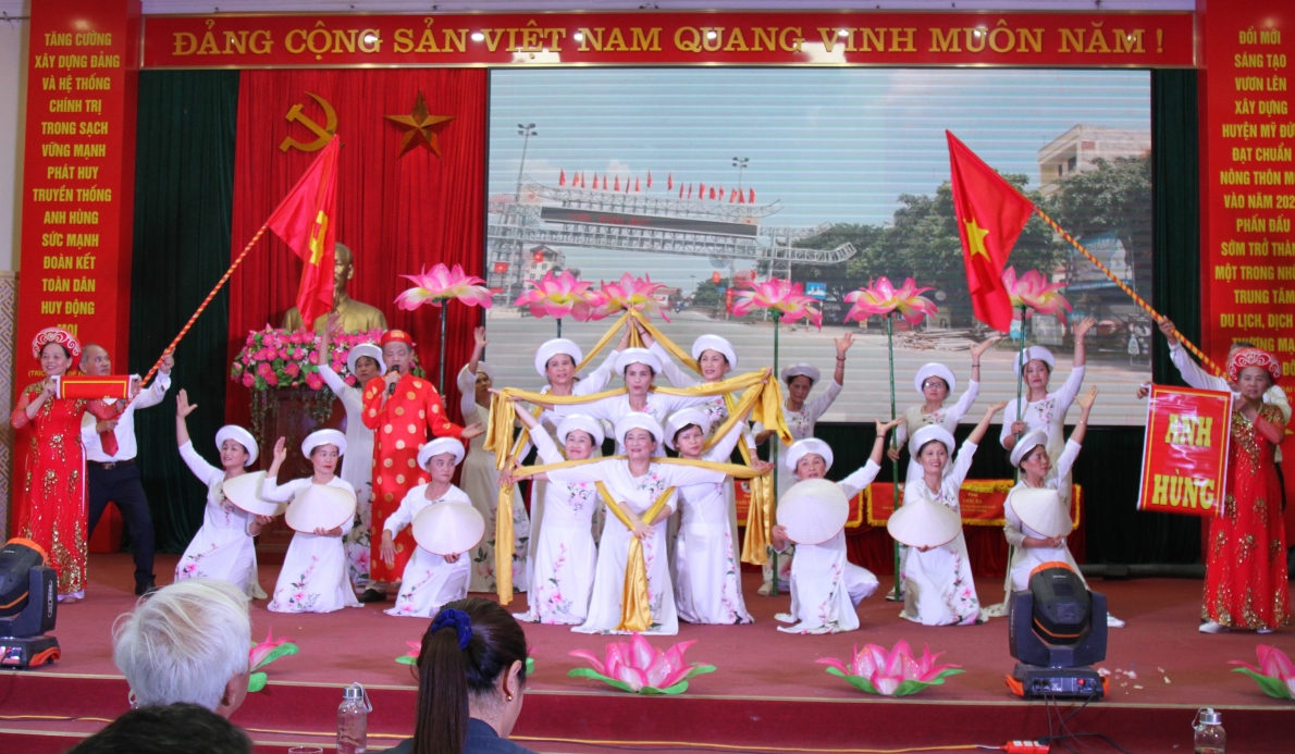 Một tiết mục tham gia Liên hoan