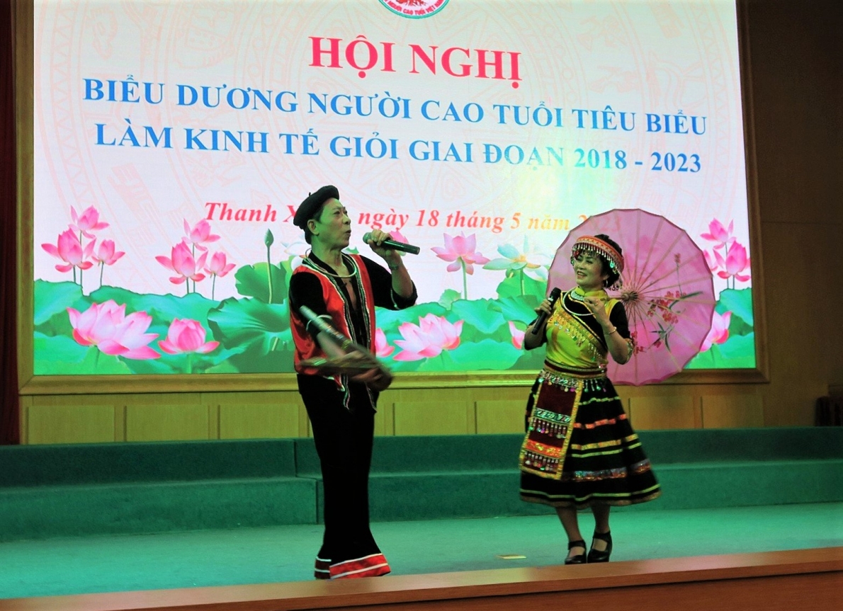 Tiết mục văn nghệ chào mừng Hội nghị