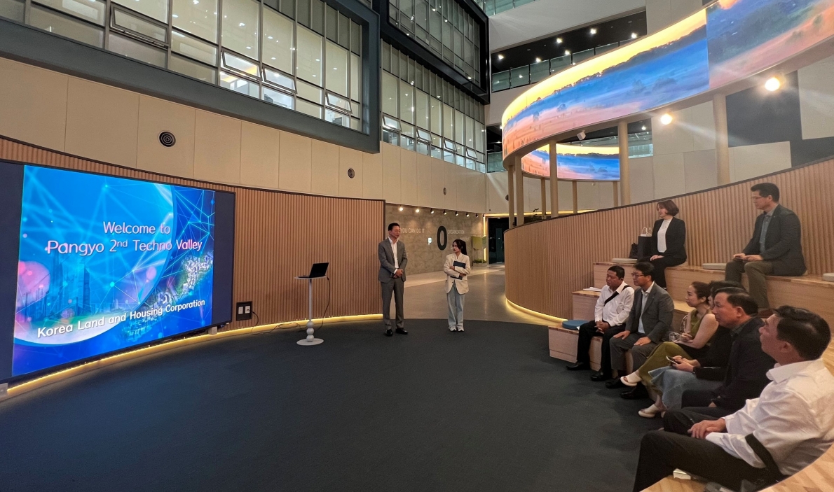 Đoàn công tác tỉnh Long An đến khảo sát Thung lũng công nghệ Pangyo Techno Valley