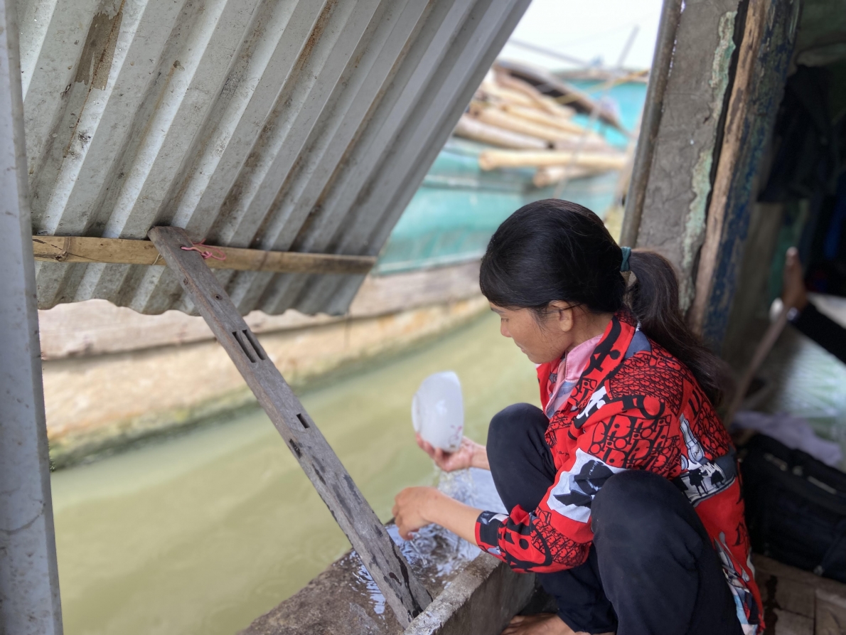 Chênh vênh xóm chài giữa lòng thành phố