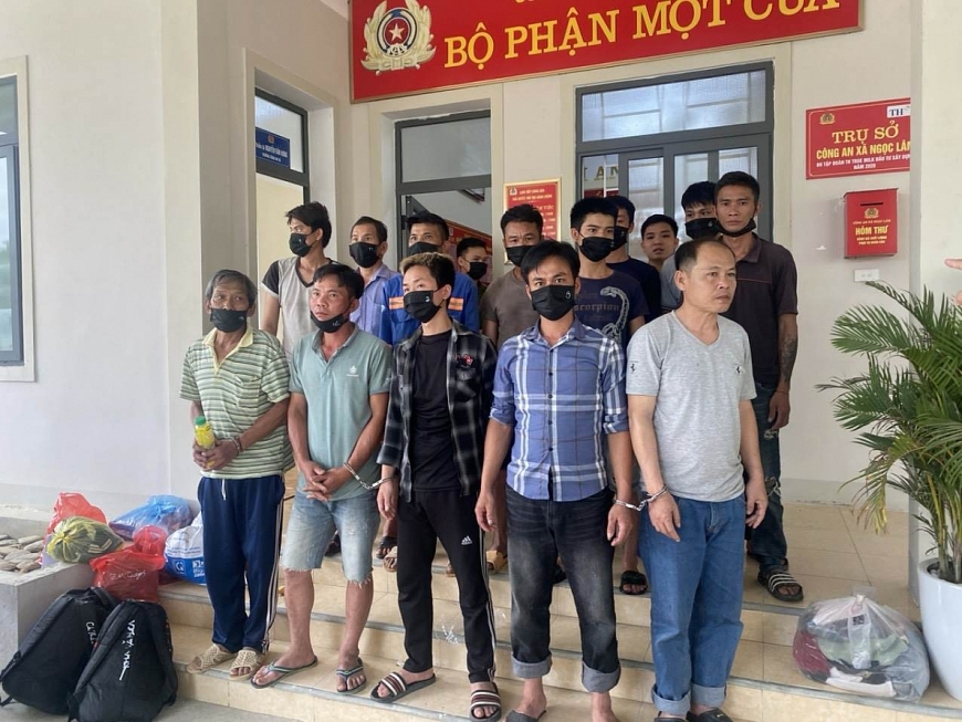    Các đối tượng Mua bán, vận chuyển, tàng trữ trái phép chất ma túy bị Công an huyện Thanh Chương bắt giữ.