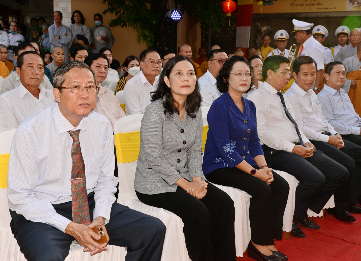 Phát huy tinh thần đạo Phật, chia sẻ khó khăn với người nghèo