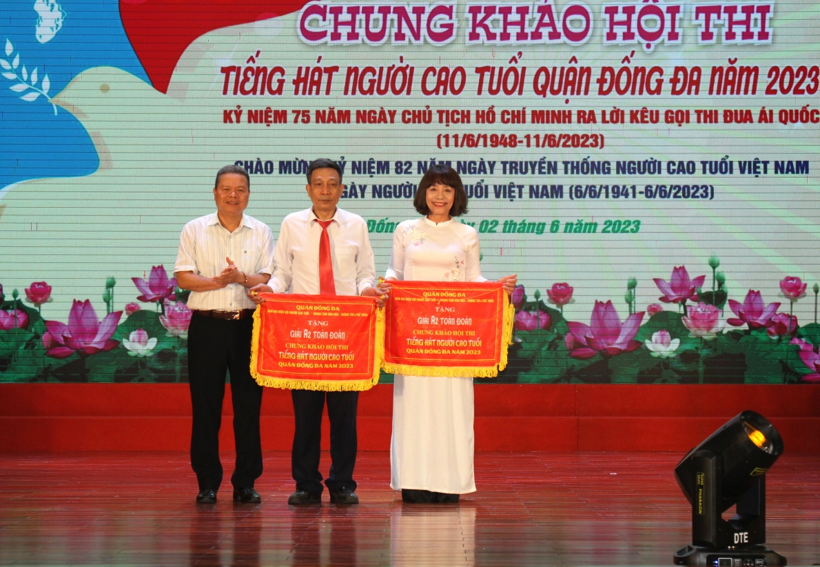 Trao giải A2 toàn đoàn cho Cụm Láng và Cụm Văn Miếu