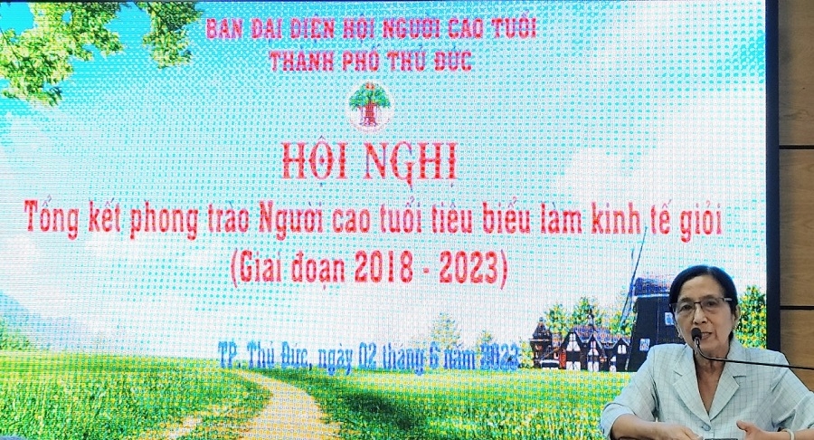 144 NCT tiêu biểu làm kinh tế giỏi được tặng giấy khen 144 NCT tiêu biểu làm kinh tế giỏi được tặng giấy khen